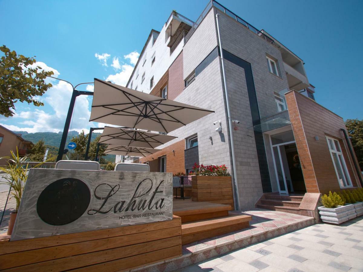Hotel Lahuta Bajram Curri ภายนอก รูปภาพ