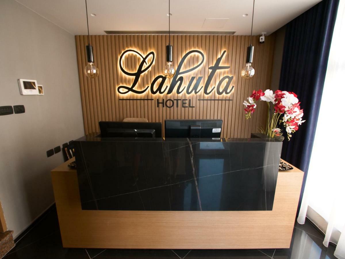 Hotel Lahuta Bajram Curri ภายนอก รูปภาพ