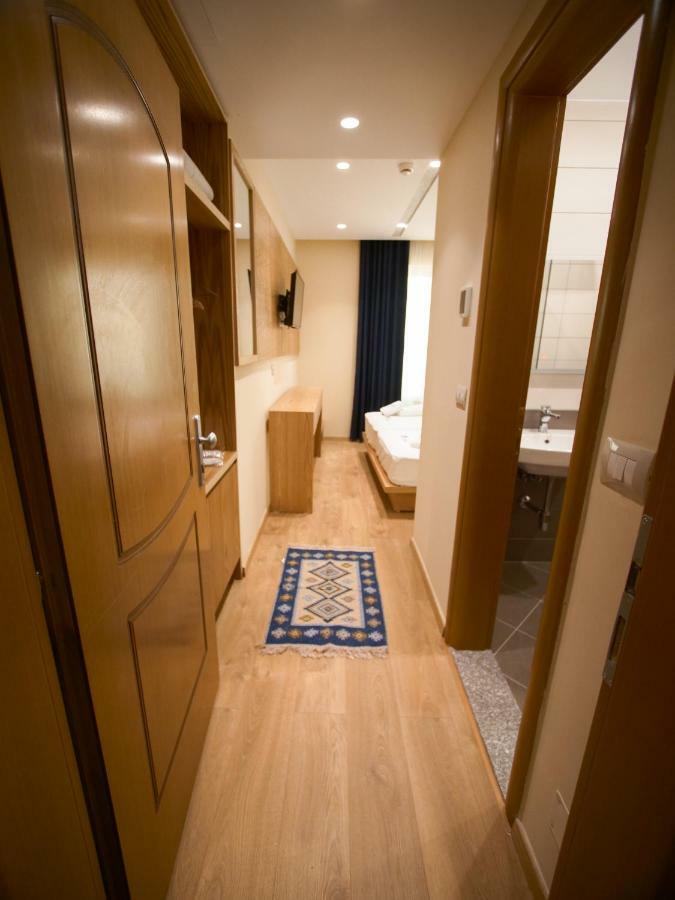 Hotel Lahuta Bajram Curri ภายนอก รูปภาพ