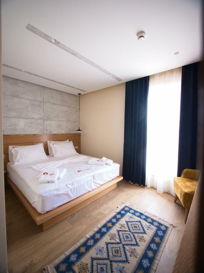 Hotel Lahuta Bajram Curri ภายนอก รูปภาพ