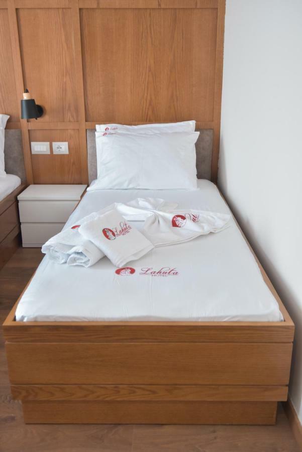 Hotel Lahuta Bajram Curri ภายนอก รูปภาพ