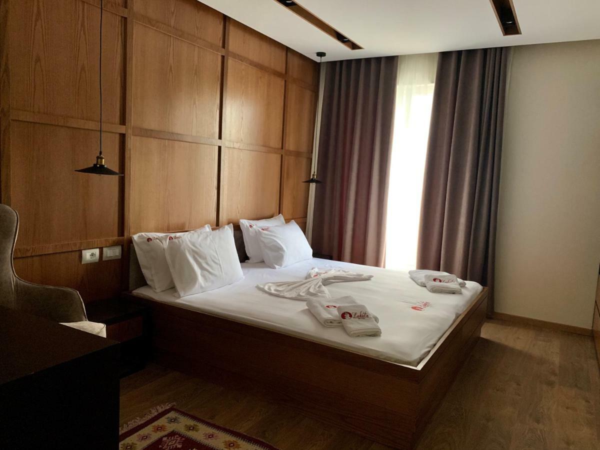 Hotel Lahuta Bajram Curri ภายนอก รูปภาพ